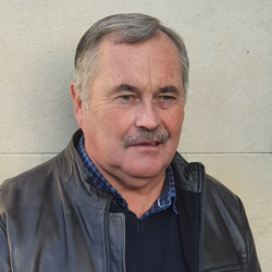 G SIMON